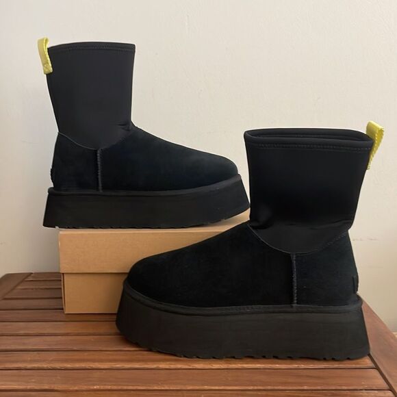 UGG Classic Dipper Black USA Women Size 9/UK 7/EU 40 - Picture 3 of 10